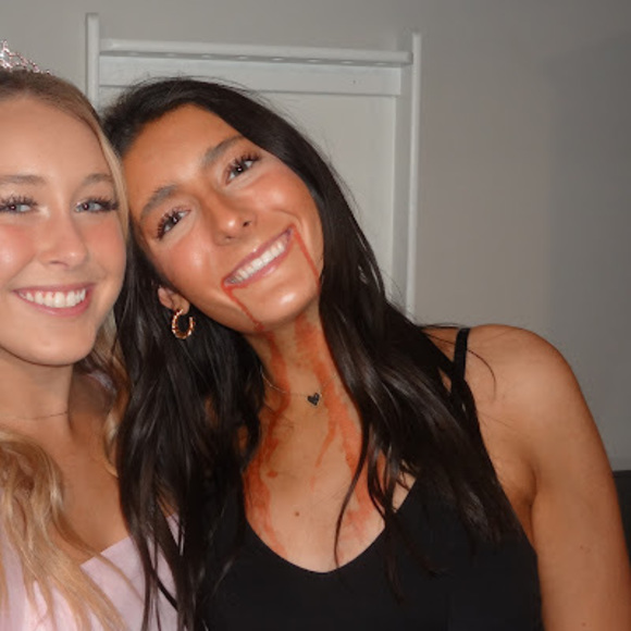 Meet your Posher, Kylie - Picture 1 of 1